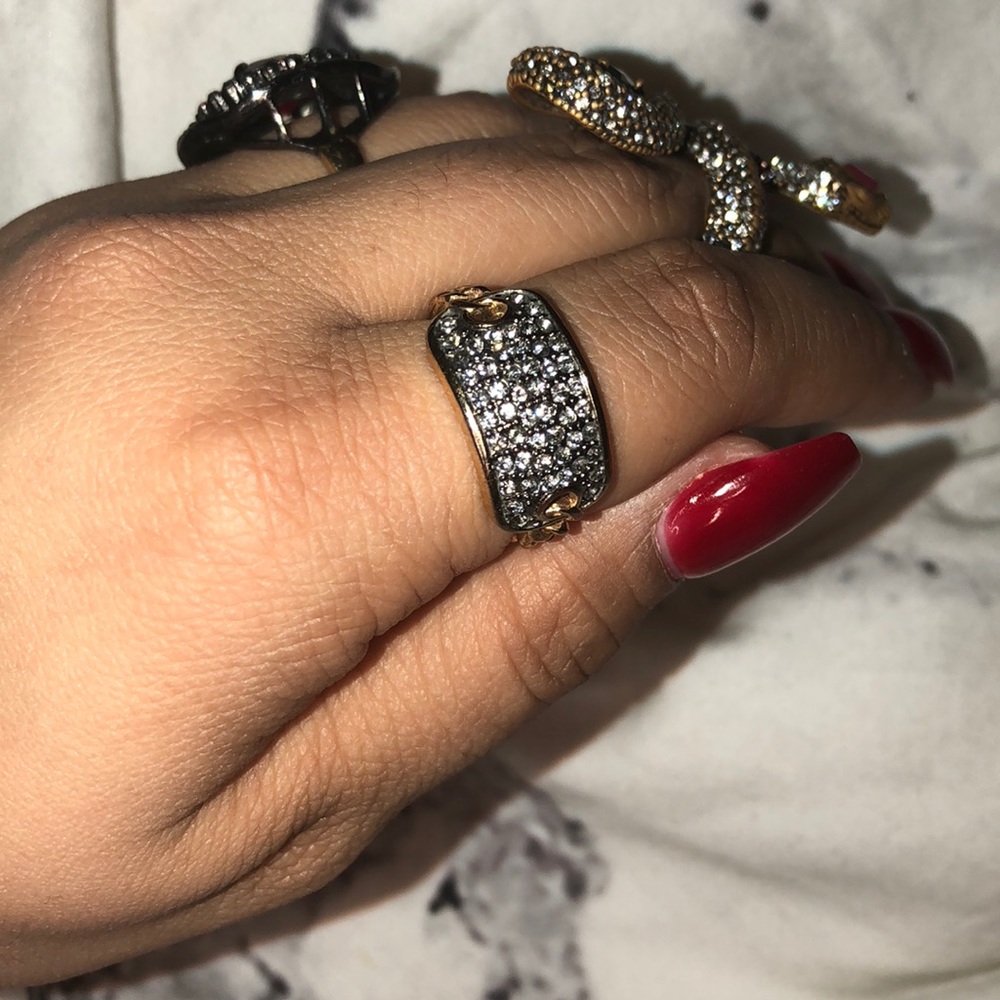Chain link ring